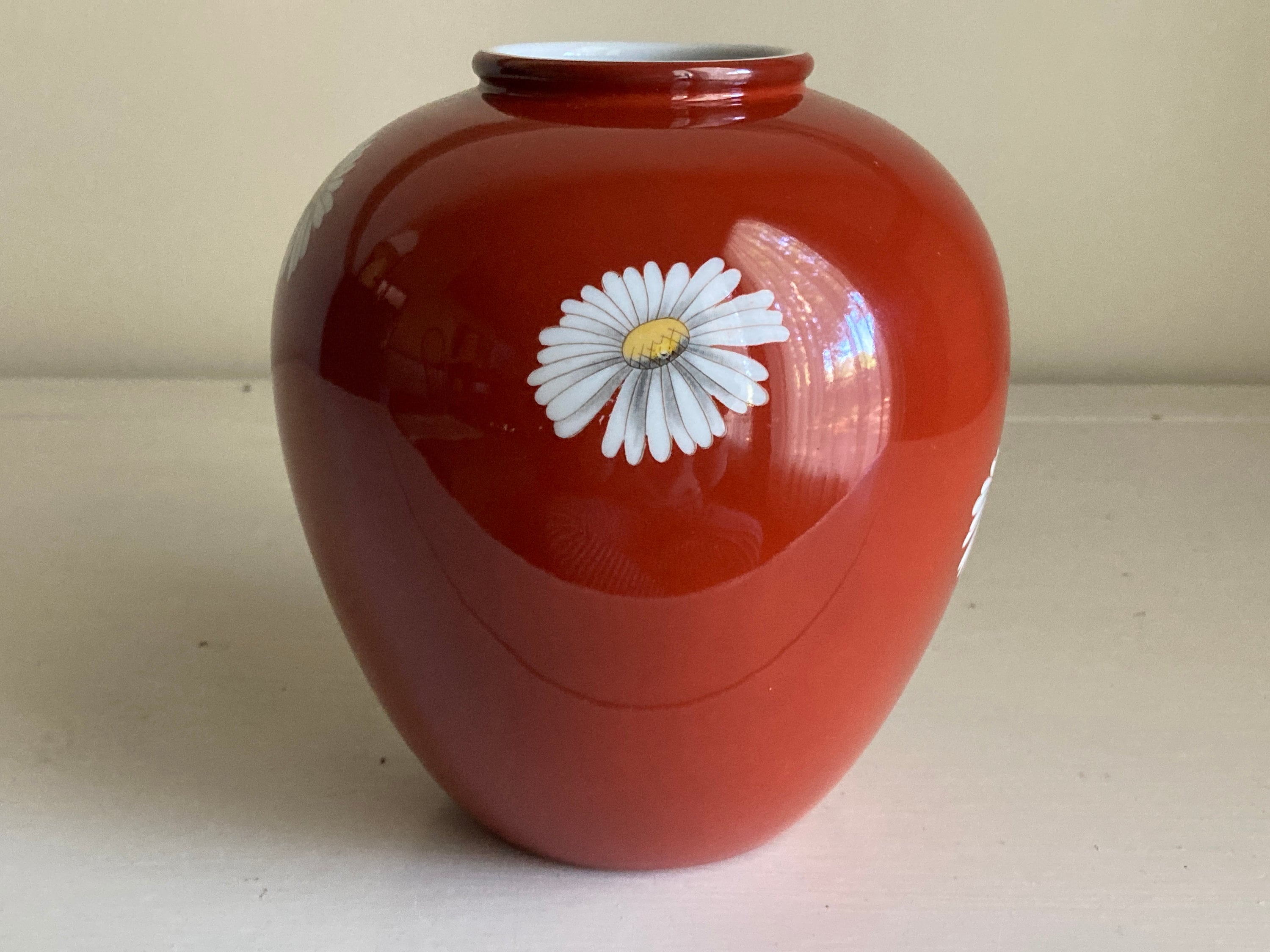 オールドノリタケ、里帰り品です。Old Noritake flower base Vintage Noritake Nippon Toki Kaisha Red Daisy Vase - Etsy