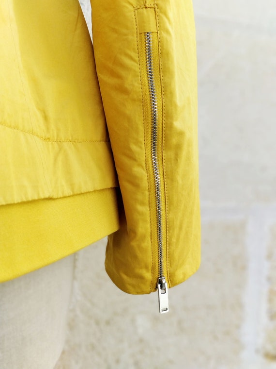 Hooded jacket / lined yellow jacket - image 7