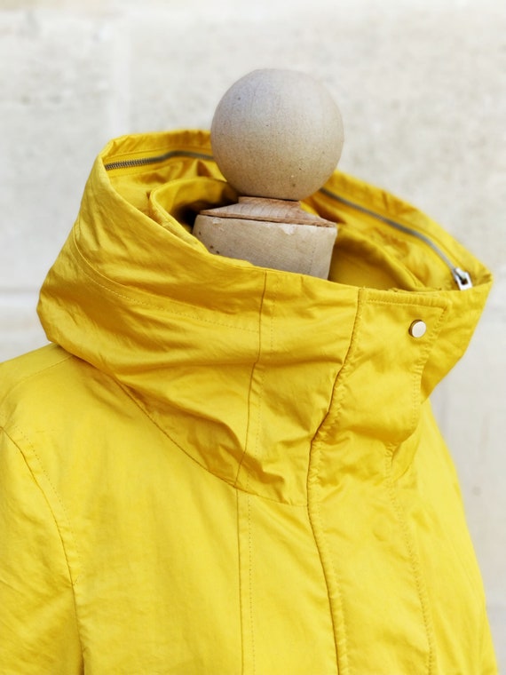 Hooded jacket / lined yellow jacket - image 2