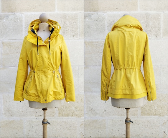 Hooded jacket / lined yellow jacket - image 1