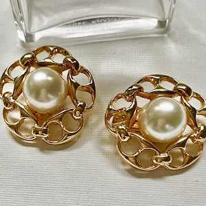 Gucci Clip On Earrings 18K Yellow Gold Pearl Iconic Designer Signed Vintage Jewelry