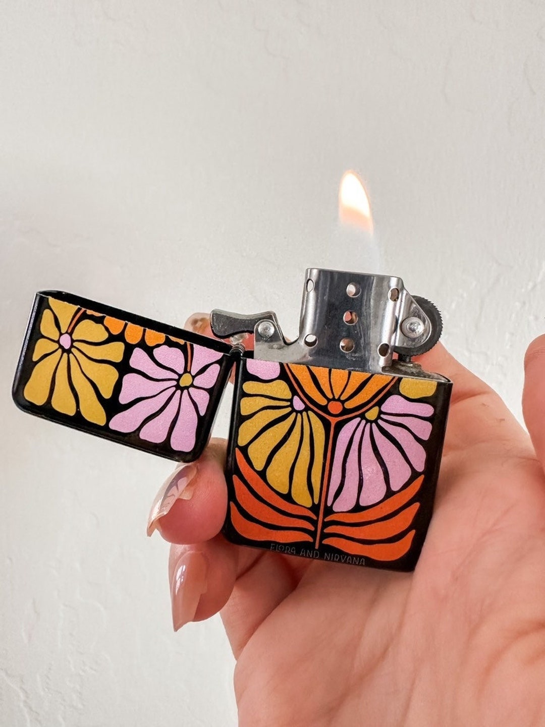 Cute Lighter, Bright Retro Flowers Lighter, Windproof Flip Top Lighter