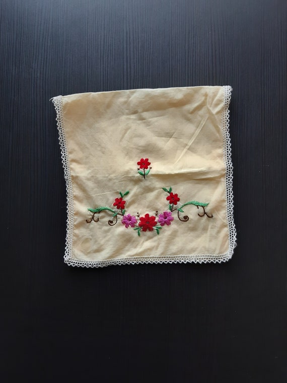 Vintage handkerchief pouch, handkerchief holder/ba