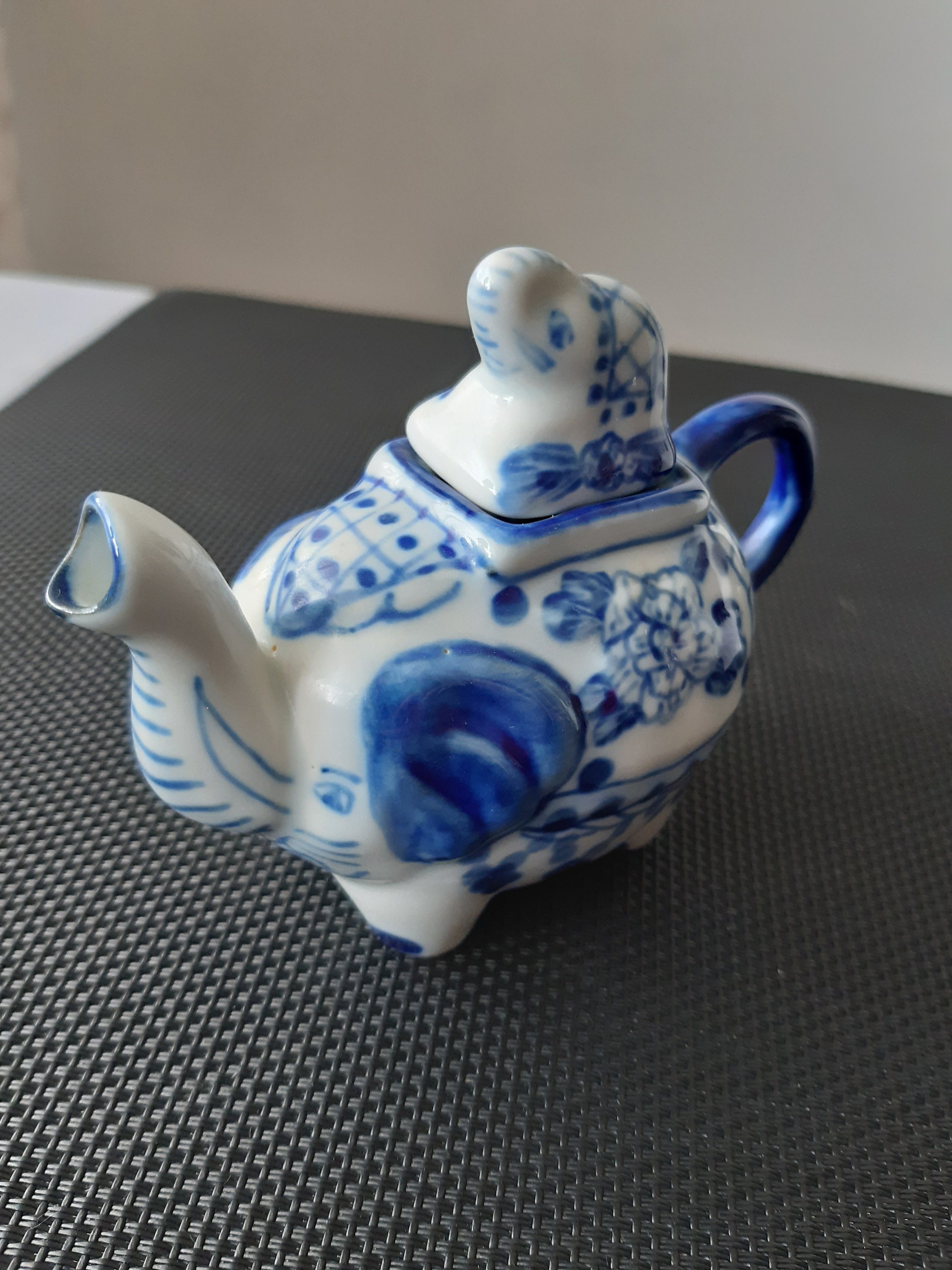 Lovely Elephant teapot blue and white. Probably from Thailand. Etsy