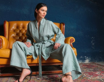 Set van linnen linnen kimonobadjas en palazzobroek: kleding in Japanse stijl