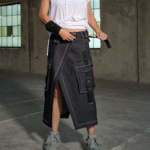 Long denim cargo skirt with low waist, Utility wrap skirt with cargo pockets, Black maxi denim skirt, Jean skirt, Techwear image 4