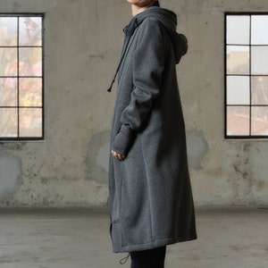 Moletom longo cinza escuro de algodão orgânico com zíper, Moletom feminino quente com capuz, Jaqueta oversized acolchoada de algodão, Disponível em tamanhos grandes