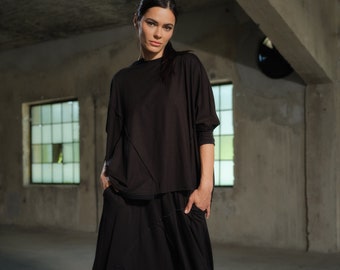 Ensemble décontracté de deux - pantalon avant-gardiste à entrejambe bas et haut asymétrique en viscose noirs, vêtements bio grandes tailles pour femmes, slow fashion