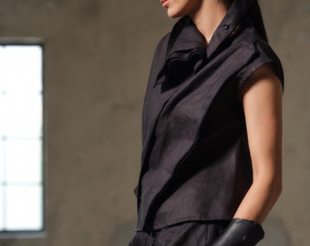 Chemisier asymétrique en lin noir : vêtements avant-gardistes, haut en lin pour femmes, vêtements en lin, slow fashion, garde-robe capsule, vêtements durables