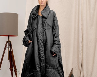 Manteau de transition matelassé noir avant-gardiste pour femme, veste matelassée pour femme surdimensionnée, manteau maxi extravagant avec poches