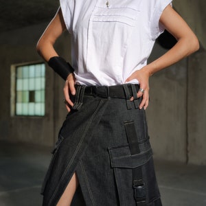 Long denim cargo skirt with low waist, Utility wrap skirt with cargo pockets, Black maxi denim skirt, Jean skirt, Techwear