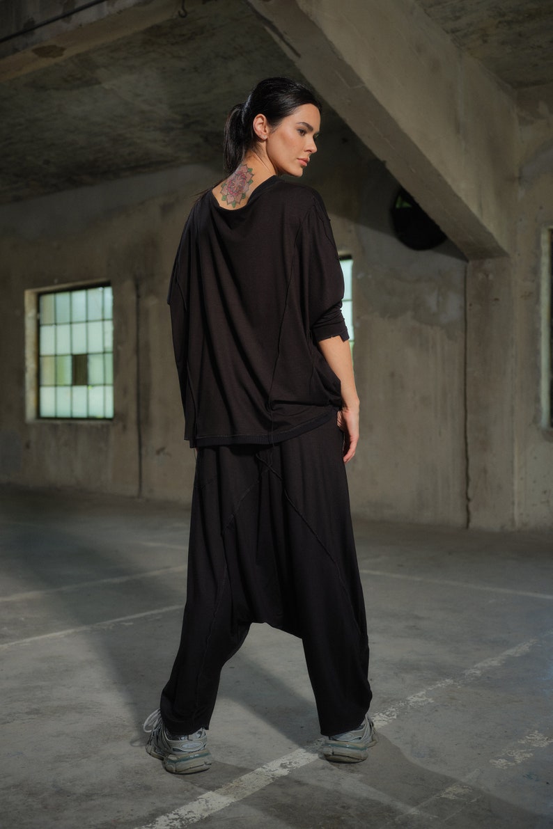 Casual set of two avant garde drop crotch pants and asymmetrical viscose top in black, Organic women's plus size clothing, Slow fashion zdjęcie 5