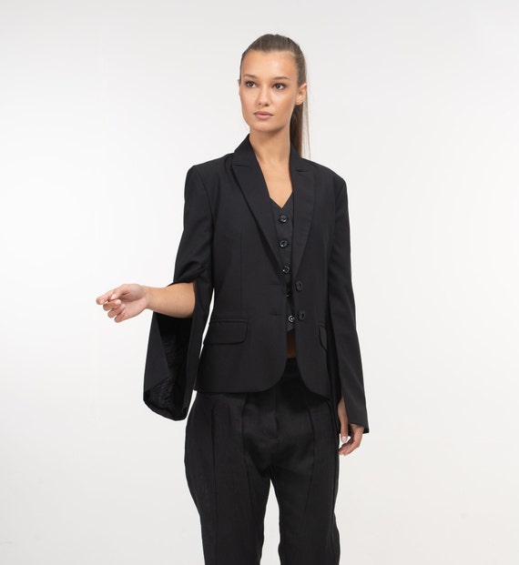Slit sleeve jacket clearance