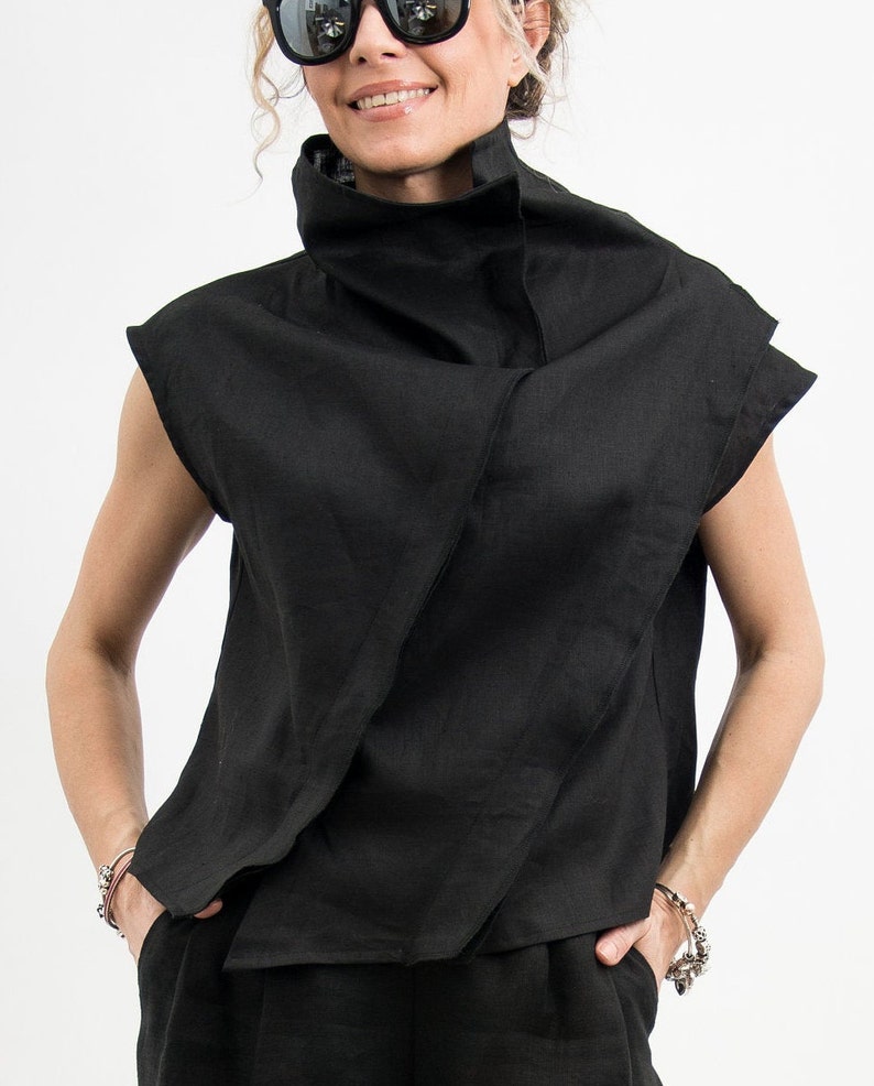 Black linen crop top avant garde clothing, Linen blouse women short sleeve, Womens linen top, Goth shirt for women image 7