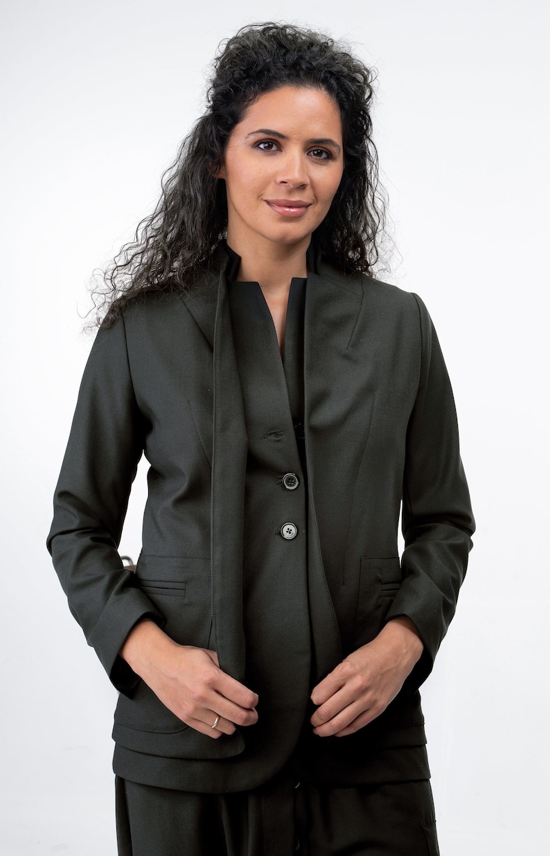 Wollblazer mit Doppel Revers für Damen, Wolljacke Damen, Avantgarde Kleidung, Wollkleidung Bild 3