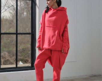 Conjunto de ropa de estar por casa de algodón acolchado hecho a mano, sudadera asimétrica con capucha y pantalones de tiro caído.
