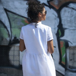 Tunique en lin blanc, chemise ample, chemise en lin blanc, caftan asymétrique, chemise blanche femme, chemise en lin, haut en lin, haut dété, caftan en lin image 5