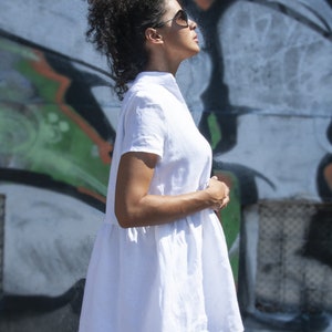 Vit linnetunika: Asymmetrisk kaftan sommartopp bild 5