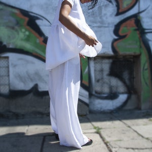 Vit linnetunika: Asymmetrisk kaftan sommartopp bild 4