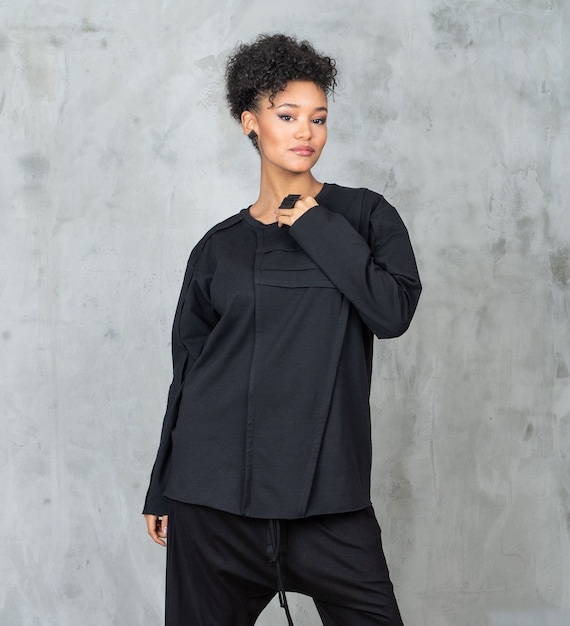 Ropa top negra de vanguardia Blusa de manga larga para mujer Ropa minimalista top asimetrica Etsy Mexico