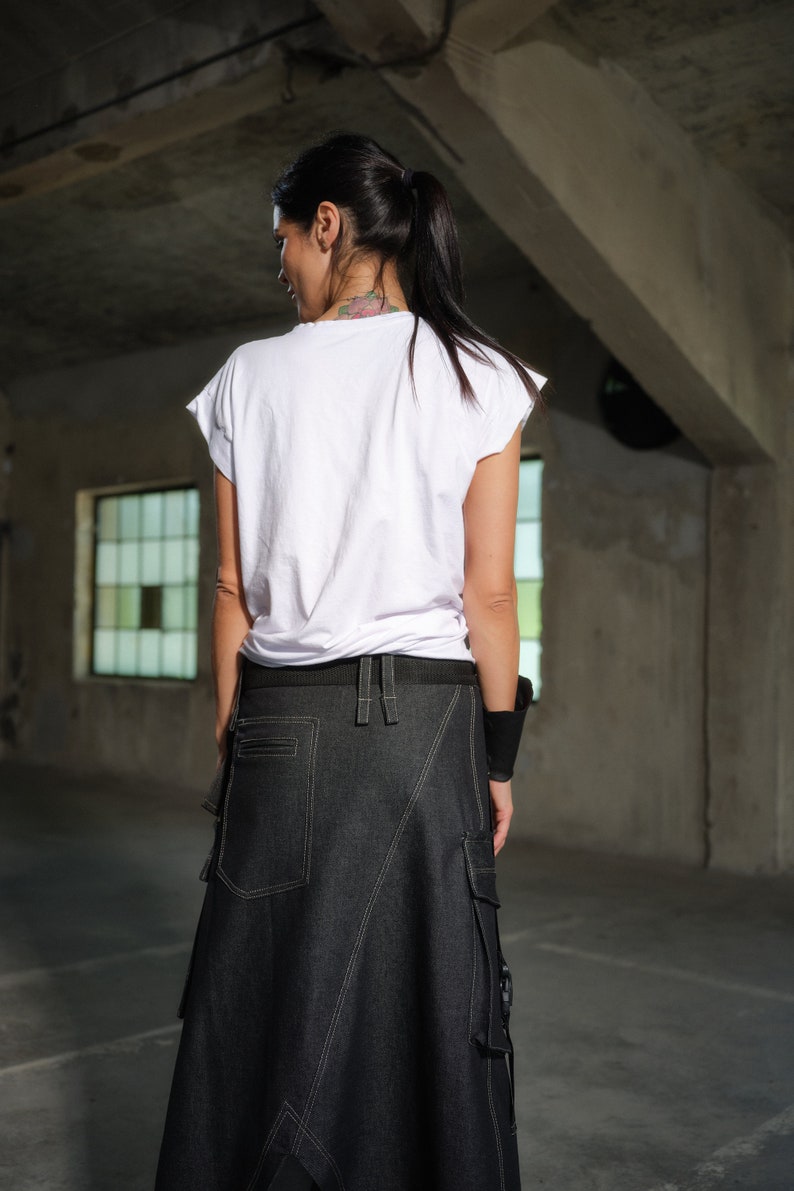 Long denim cargo skirt with low waist, Utility wrap skirt with cargo pockets, Black maxi denim skirt, Jean skirt, Techwear
