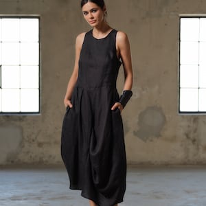 黒の非対称ドレス、アバンギャルドな服、レディース、プラスサイズのミディリネンドレス、サマーリネンドレス、リネン服、スチームパンクドレス