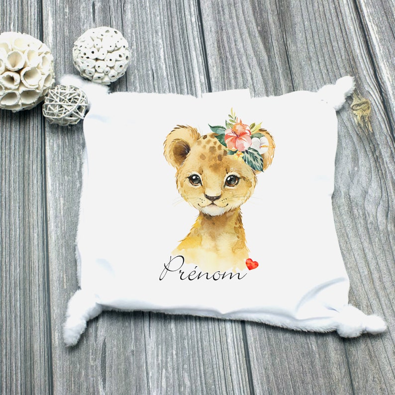 Doudou plat personnalisable lion - Créatrice ETSY : Boutdchou