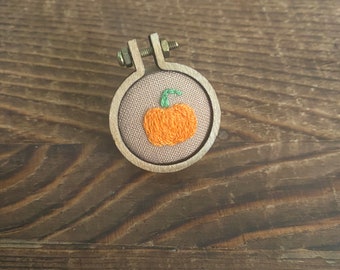 Embroidered Pumpkin Pin, Fall Jewelry, Halloween Jewelry