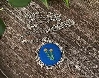Embroidered Flower Necklace, Embroidered Jewelry, Plant Necklace, Floral Jewelry, Necklace