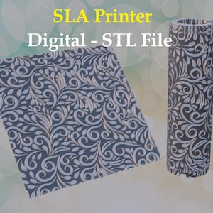Può includere: File STL digitale per stampante SLA, con un design decorativo. L'immagine mostra un pannello rettangolare e un oggetto cilindrico, entrambi con un motivo ripetuto di foglie e elementi floreali vorticosi in bianco e grigio.