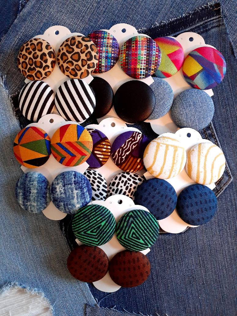Button earring kit spotlight top