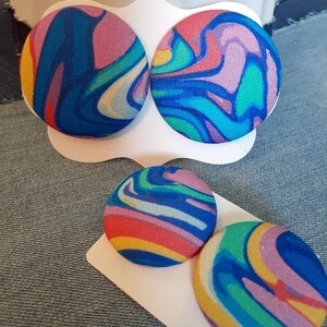 Leuke hypoallergene knoopoorbellen met stift of clip beschikbaar... 2 maten beschikbaar