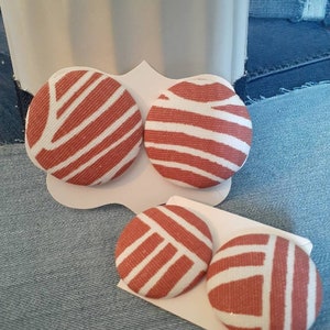Leuke hypoallergene knoopoorbellen met stift of clip 2 maten beschikbaar