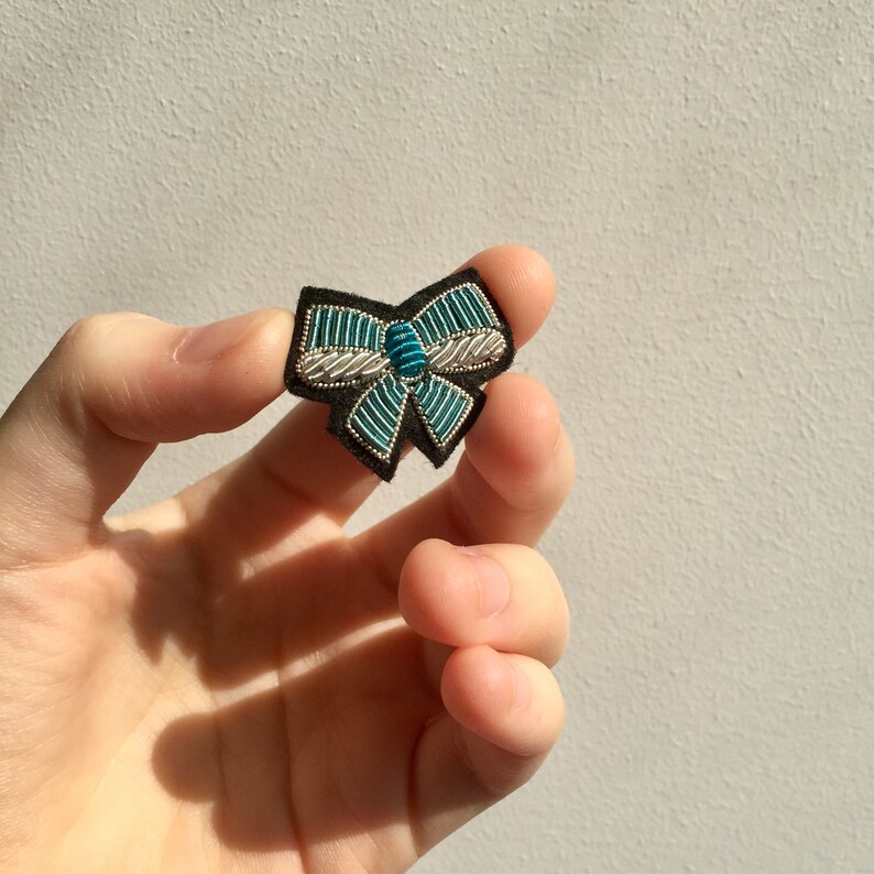 Embroidered Mini Bow Sew-On Patch Colourful Goldwork Embroidered Patch Cute Little Bow Accessory