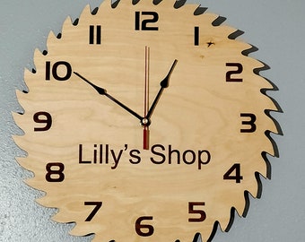 Saw blade Laser Engraved Rustic Clock, Fully customizable text, Gift for Dad, Gift for Him, Workshop, Shed, Garage.