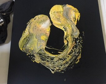 schilderij acrilico gieten oro e giallo op 100x100 tela