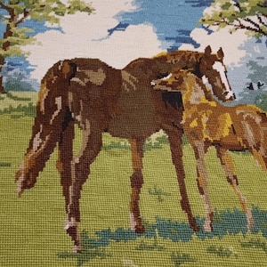 完成した馬と子馬のニードルポイントウォールアート、大きなフレームなしのクロスステッチ刺繍のフレンチタペストリー、リビングルームの壁装飾