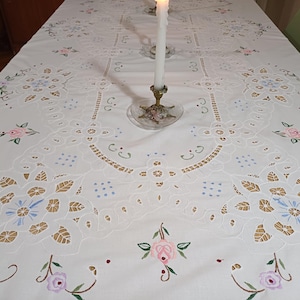 Colored Floral Hand Embroidered Tablecloth with Cut Work , Oval Table Linen with Scalloped Edge, Unique Gift for Her, Retro Home Decoration