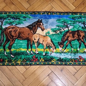 Vintage Velvet Carpet Horse Wall Tapestry, Equine Themed Wall Hanging, Animal Pattern Rug Wall Art Decor, Vintage Home Decor Gift
