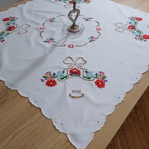 Vintage Embroidered Hungarian Tablecloth - Etsy