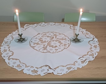 Vintage Handmade Cutwork Embroidery Tablecloth: White Cotton Lace, 33.4" Round