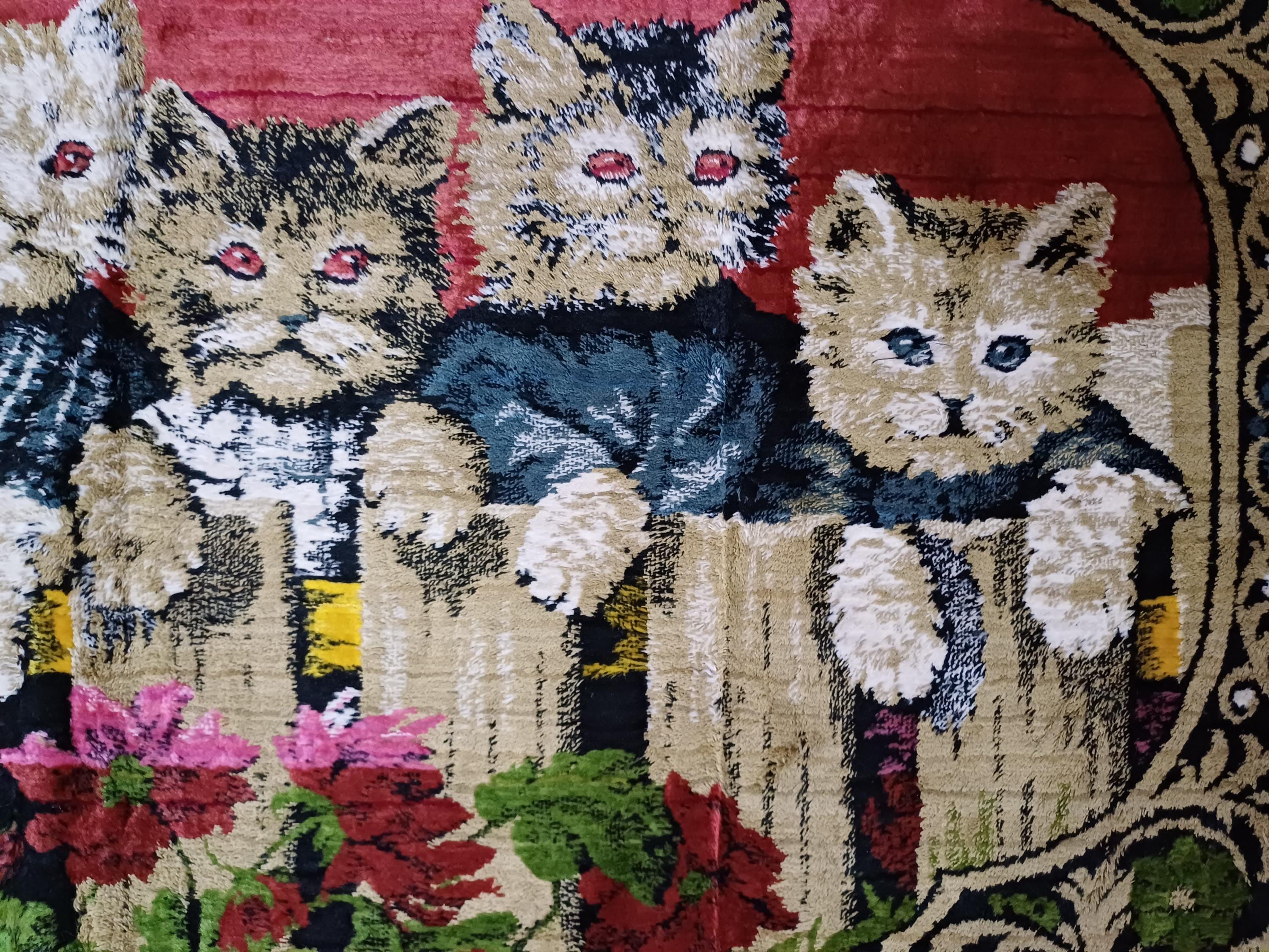 ヴィンテージベルベットの子猫タペストリー：ミッドセンチュリーの動物 