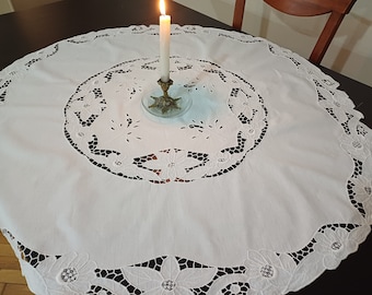Mantel de encaje blanco hecho a mano: lino de algodón bordado de 39"
