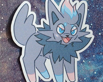 Peut inclure: Un autocollant de dessin animé bleu et gris d'une créature poilue ressemblant à un chien avec une flamme rose et bleue sur la tête. La créature a un large sourire aux dents et se tient debout sur ses quatre pattes.