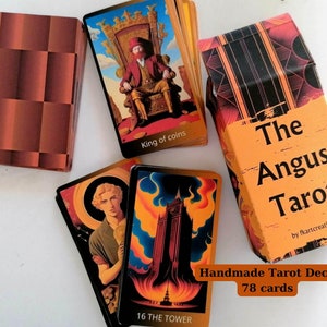 I Tarocchi Angus, carta con finitura in lino duro, Tarocchi di lusso, carte completamente fatte a mano e scatola portaoggetti, carte dei Tarocchi moderne e uniche, oracoli, lettori di Tarocchi