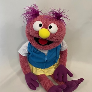 Smooch – 60 cm langes pelziges Monster Handpuppe | Ganzkörper-Puppe im Muppet-Stil mit Tragetasche