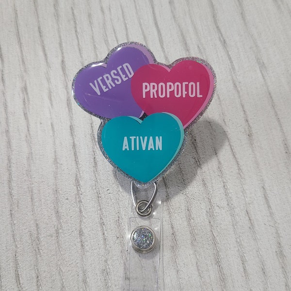 Portatarjetas con forma de corazón para medicamentos, identificación de enfermera con purpurina