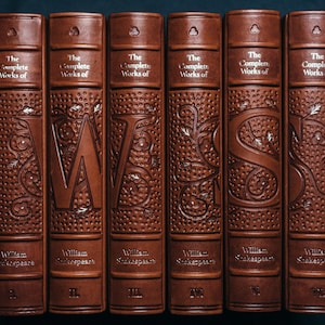 The Facsimile Edition of The Complete Works of William Shakespeare&#39;s handwritten version