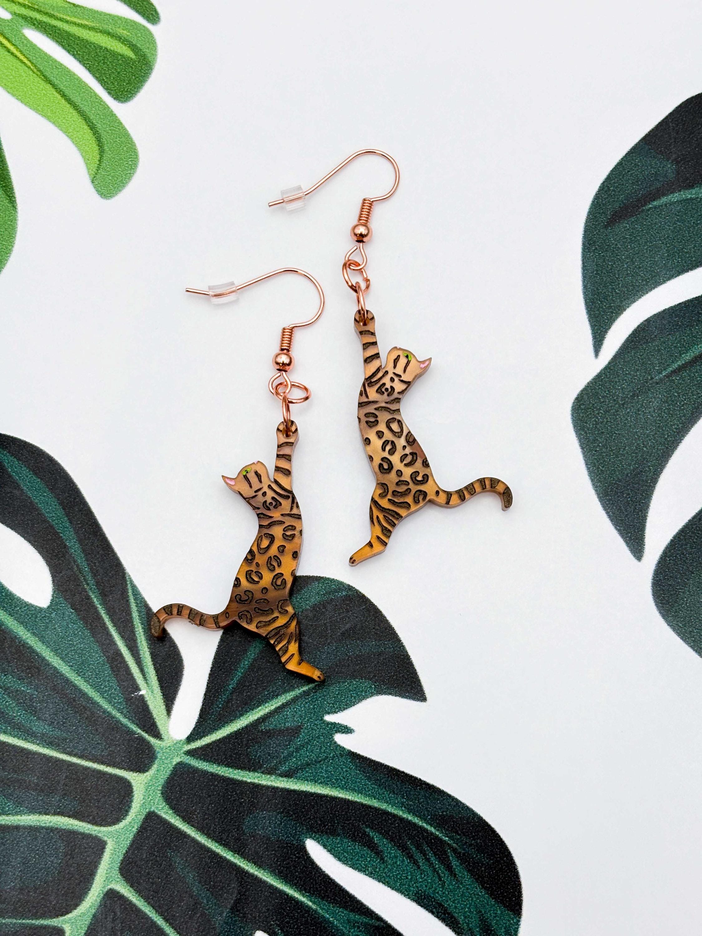 NEWEI Acrylic Drop Dangle Cat Earrings – Cute Sitting Cat Design, Fashion Jewelry For Women & Girls