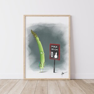 Peut inclure: Une affiche encadrée représentant un personnage d'asperge de dessin animé avec un sac à dos, à côté d'un panneau indiquant "MAX 30 cm". L'asperge affiche une expression renfrognée. L'arrière-plan est gris et blanc.